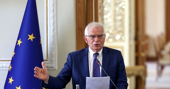 Po całodniowej dyskusji szef unijnej dyplomacji Josep Borrell zdecydował w poniedziałek, że spotkanie ministrów spraw zagranicznych odbędzie się jednak w Brukseli. W UE trwał impas w sprawie bojkotu zaplanowanego przez Węgry nieformalnego spotkania szefów unijnych dyplomacji w Budapeszcie w dniach 28-29 sierpnia. Sprawa ma związek z samozwańczymi "misjami pokojowymi" Viktora Orbana.