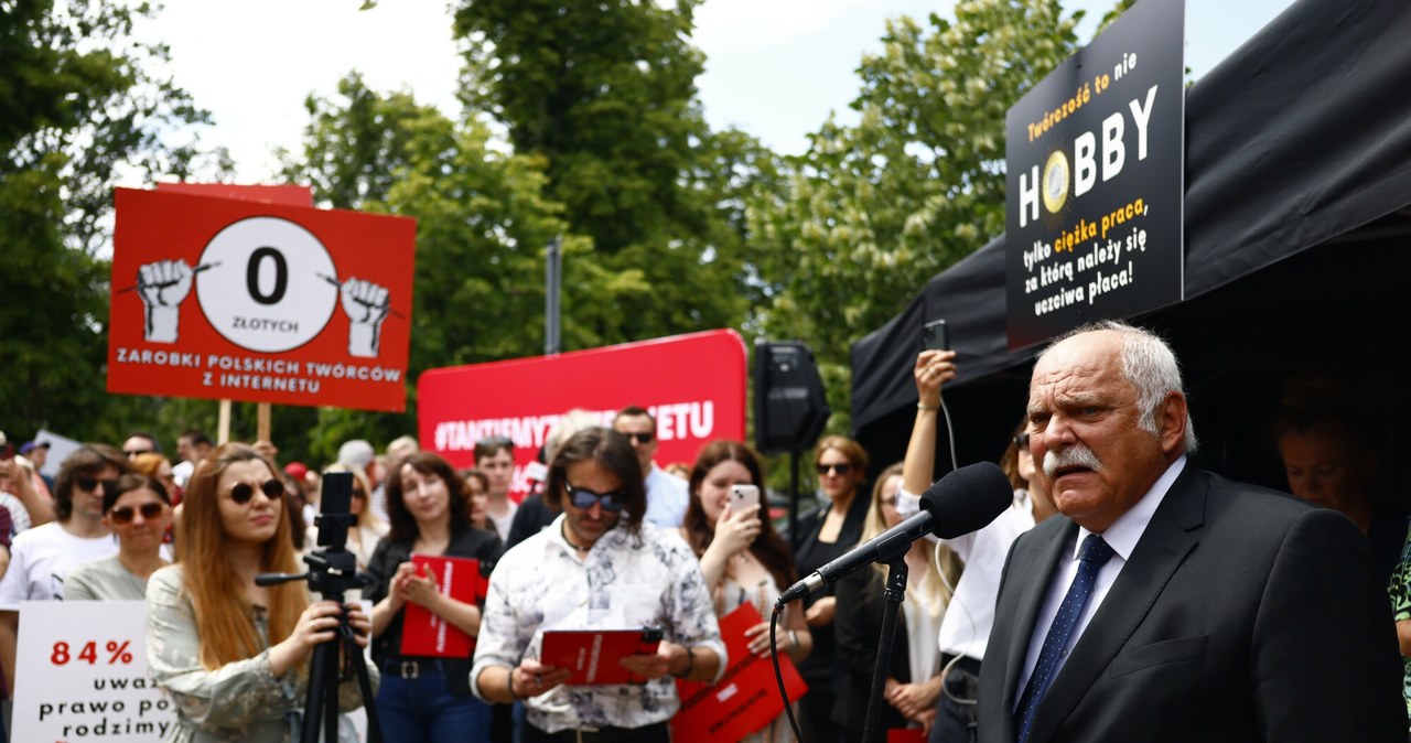 tantiemy, internetu, zmiana, definicji, reemisji, stała, palącym, problemem, kwestii, nowelizacji, prawa, autorskiego, która, po Spór o prawo autorskie przybiera na sile. To jest populizm i szaleństwo