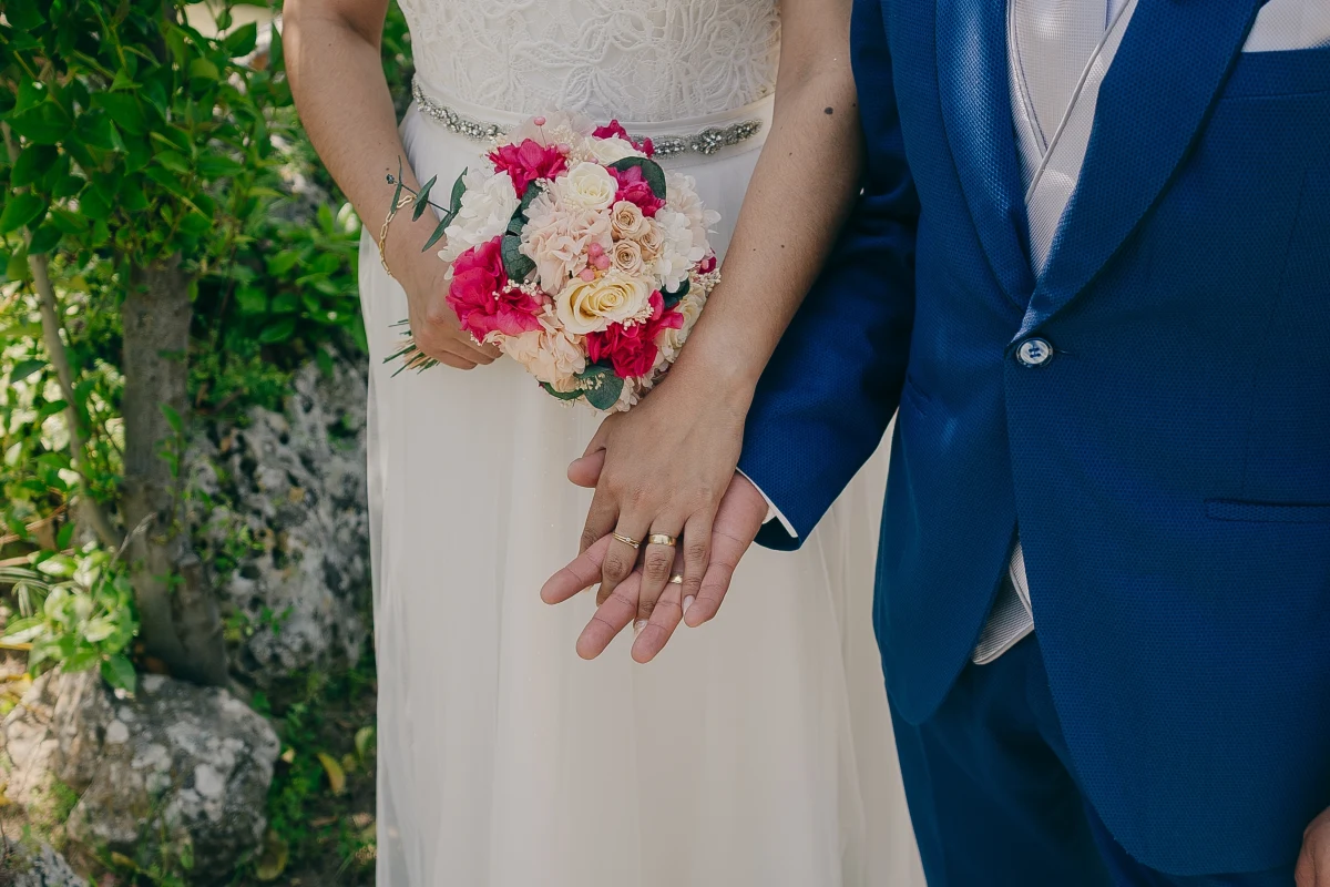 Na barce, na Wawelu, a może w którymś z teatrów? W Krakowie rośnie liczba ślubów cywilnych udzielanych poza Urzędem Stanu Cywilnego. Reporterka RMF FM Agata Nurek informuje, że tylko w czerwcu było ich 50. Rok temu - w analogicznym okresie - 39.