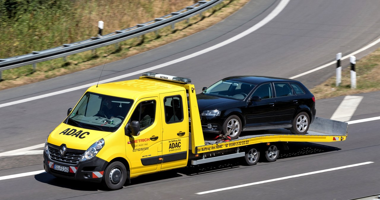 Niemieckie, media, ostrzegają, przed, lawetami, europejskich, autostradach, Naciągacze, podszywają, pracowników, pomocy, drogowe Nowa plaga na europejskich autostradach. ADAC ostrzega kierowców