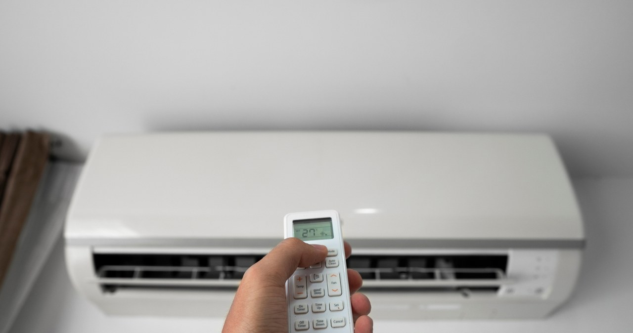 Klimatyzatory sprzedają się jak szalone. Niepokoi to, co z nich wycieka