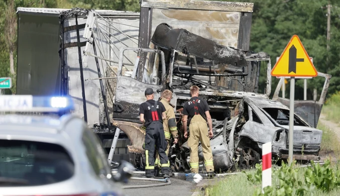 Śmiertelny wypadek pod Górą Kalwarią. Pojazdy stanęły w płomieniach