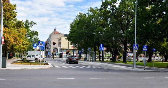 To długo oczekiwana zmiana na szczecińskich ulicach. Drogowcy otworzyli fragment ulicy św. Wojciecha. Jezdnia była remontowana w ramach przebudowy placu Zwycięstwa.