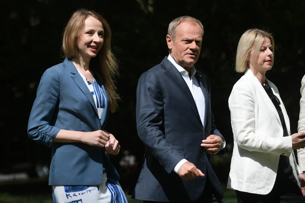 Rząd poprze obywatelski projekt ustawy w sprawie renty wdowiej w kształcie, który wynika ze stanowiska Rady Ministrów. Minister rodziny, pracy i polityki społecznej Agnieszka Dziemianowicz-Bąk poinformowała, że koszt tego rozwiązania w pierwszym roku wyniesie 4 mld zł.