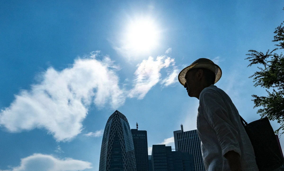 17,09 st. Celsjusza - tyle wyniosła średnia temperatura powietrza na powierzchni Ziemi w niedzielę 21 lipca. Dzień ten - jak przekazała europejska służba monitorowania zmian klimatycznych Copernicus, która od 1940 roku śledzi globalne zjawiska pogodowe - był najcieplejszym na świecie w historii.