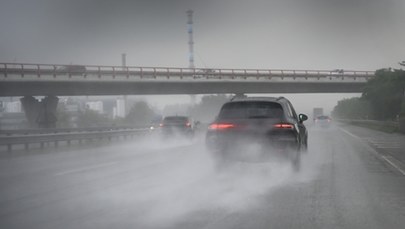 Nad południe i zachód Polski nadciągają burze. RCB wysłało alert