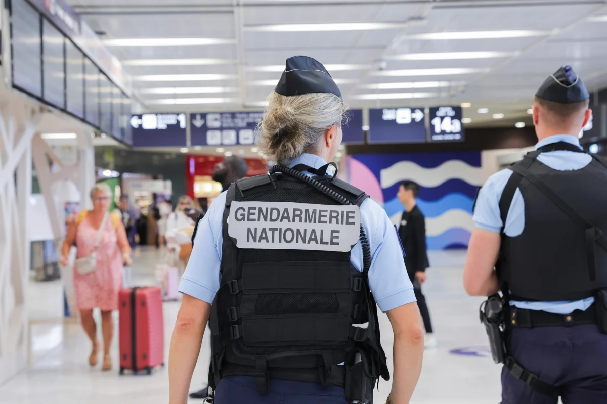 Francuska policja prowadzi dochodzenie w sprawie zbiorowego gwałtu na turystce z Australii. Kobieta twierdzi, że napadło na nią pięciu mężczyzn. Jej przypadek sprawił, że media stawiają pytania o bezpieczeństwo podczas zbliżających się igrzysk olimpijskich w stolicy Francji.