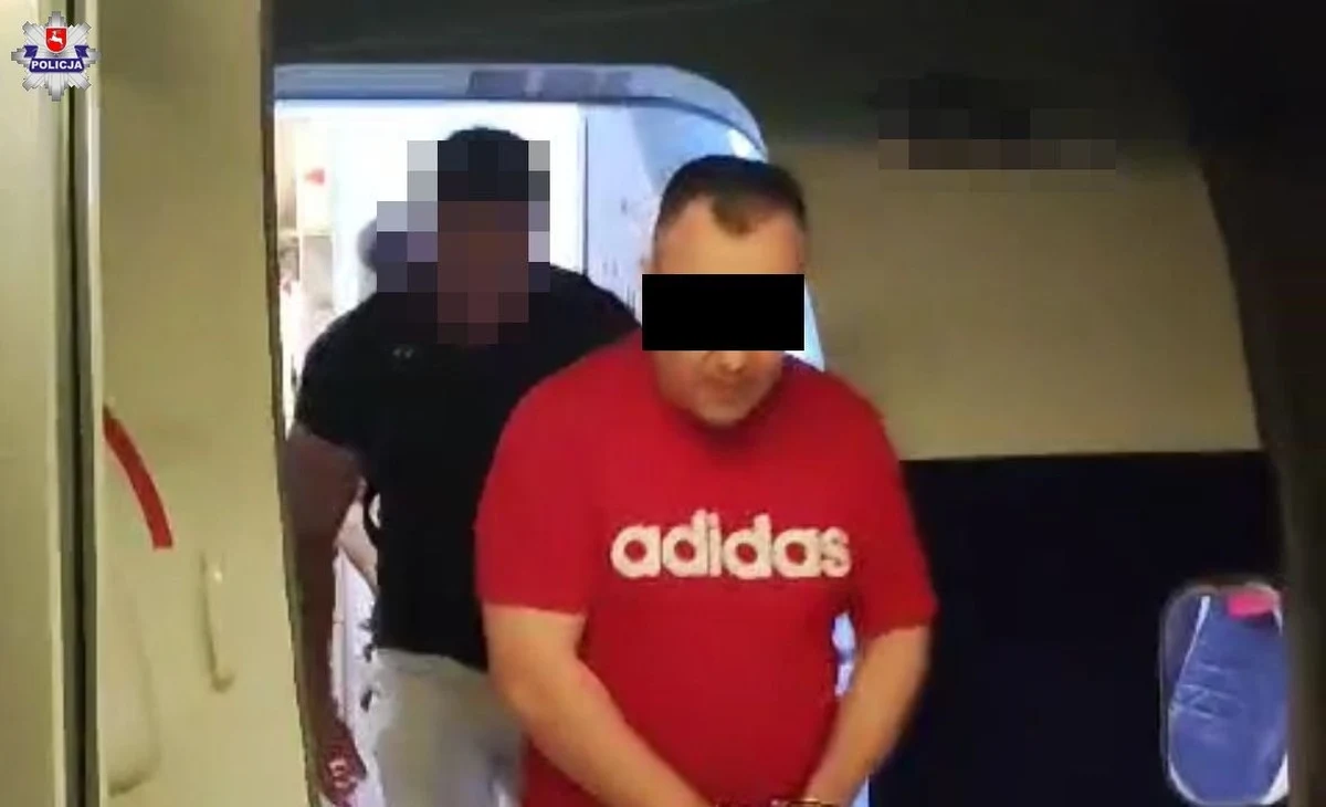 Lubelscy "łowcy głów" ustalili, że poszukiwany czerwoną notą Interpolu za kierowanie zorganizowaną grupą przestępczą 42-latek ukrywa się w Anglii. Dzięki współpracy polskich służb - m.in. z angielską policją - mężczyzna został ekstradowany do Polski. Ukrywał się ponad 2 lata.