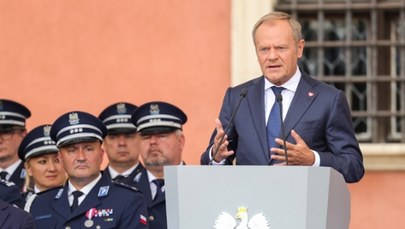 Tusk obiecuje policji dodatkowy miliard złotych 