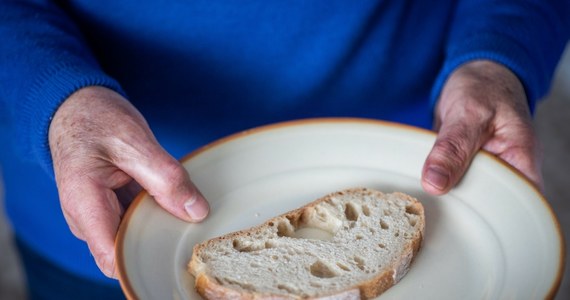 Co jedenasta osoba na świecie, w tym co piąta w Afryce, doświadczyła głodu w 2023 roku – wynika z raportu opublikowanego w środę przez Organizację Narodów Zjednoczonych. Szacuje się, że średnia liczba osób niedożywionych to 733 mln. To o ok. 152 mln więcej niż pięć lat temu.