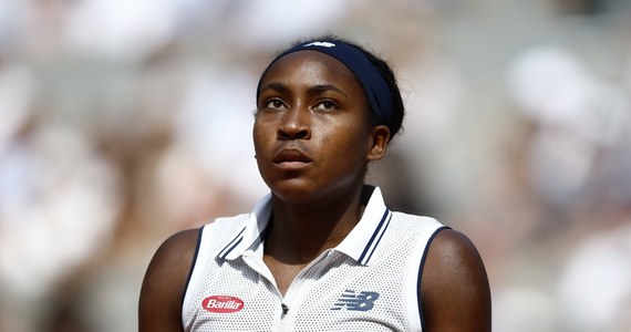 Tenisistka Coco Gauff wraz z gwiazdorem NBA LeBronem Jamesem będzie niosła amerykańską flagę podczas piątkowej ceremonii otwarcia igrzysk olimpijskich w Paryżu - poinformował narodowy komitet olimpijski.