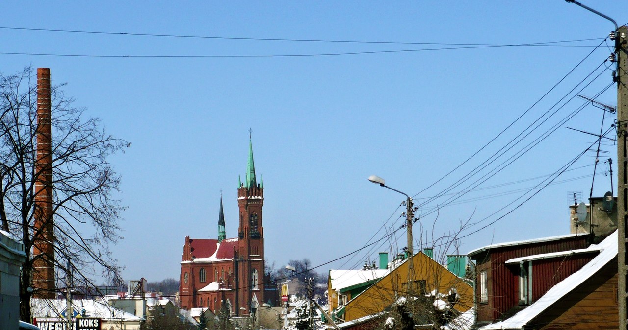 centrum, Zgierza, miasta, położonego, Łodzią, terenie, należącym, parafii, Katarzyny, Aleksandryjskiej, Męczennicy, budowane, bl Proboszcz zlecił wycinkę drzew pod budowę bloków. Deweloper w sutannie