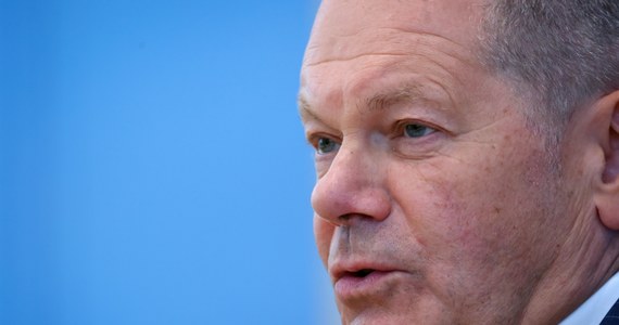 Niemiecki kanclerz Olaf Scholz zapowiedział w środę, że będzie ponownie ubiegał się o stanowisko kanclerza. Polityk pochwalił się, że niezmiennie cieszy się poparciem swojej partii – SPD.