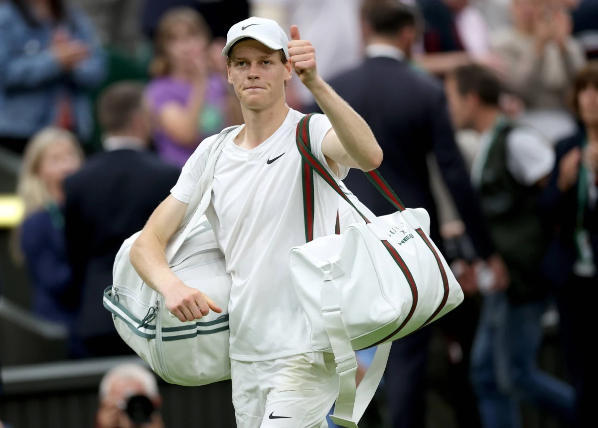 Lider światowego rankingu ATP Włoch Jannik Sinner wycofał się z igrzysk olimpijskich w Paryżu z powodu zapalenia migdałków. To kolejny obok Huberta Hurkacza tenisista ze światowej czołówki, który nie wystąpi w stolicy Francji.