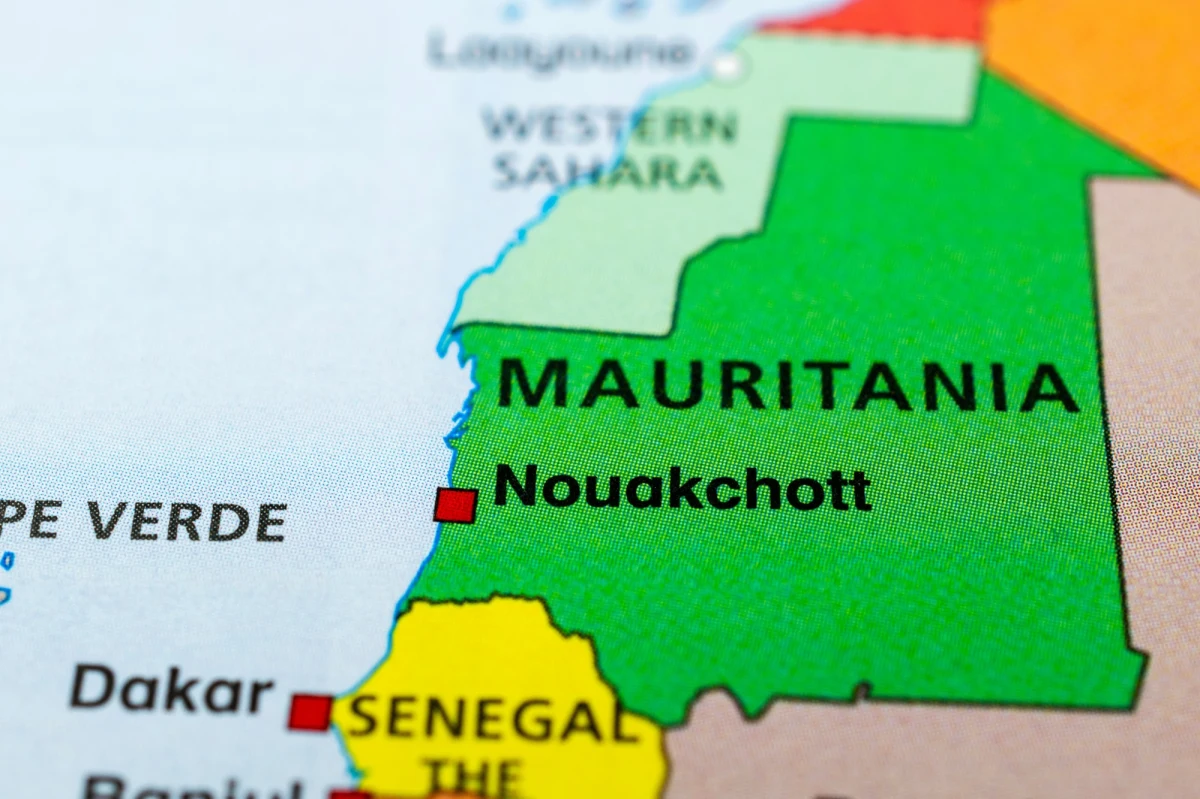 Co najmniej 25 osób zginęło w katastrofie łodzi, do której doszło w pobliżu stolicy Mauretanii Nawakszut – poinformowała oficjalna mauretańska agencja informacyjna AMI. Łódź płynęła z Gambii, kierując się najprawdopodobniej ku Wyspom Kanaryjskim. Uratowano ponad stu rozbitków, w tym dzieci.