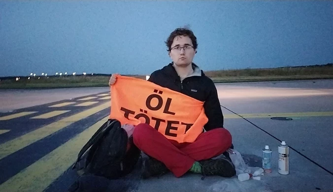 Aktywiści sparaliżowali największe lotnisko w Niemczech. Loty odwołane