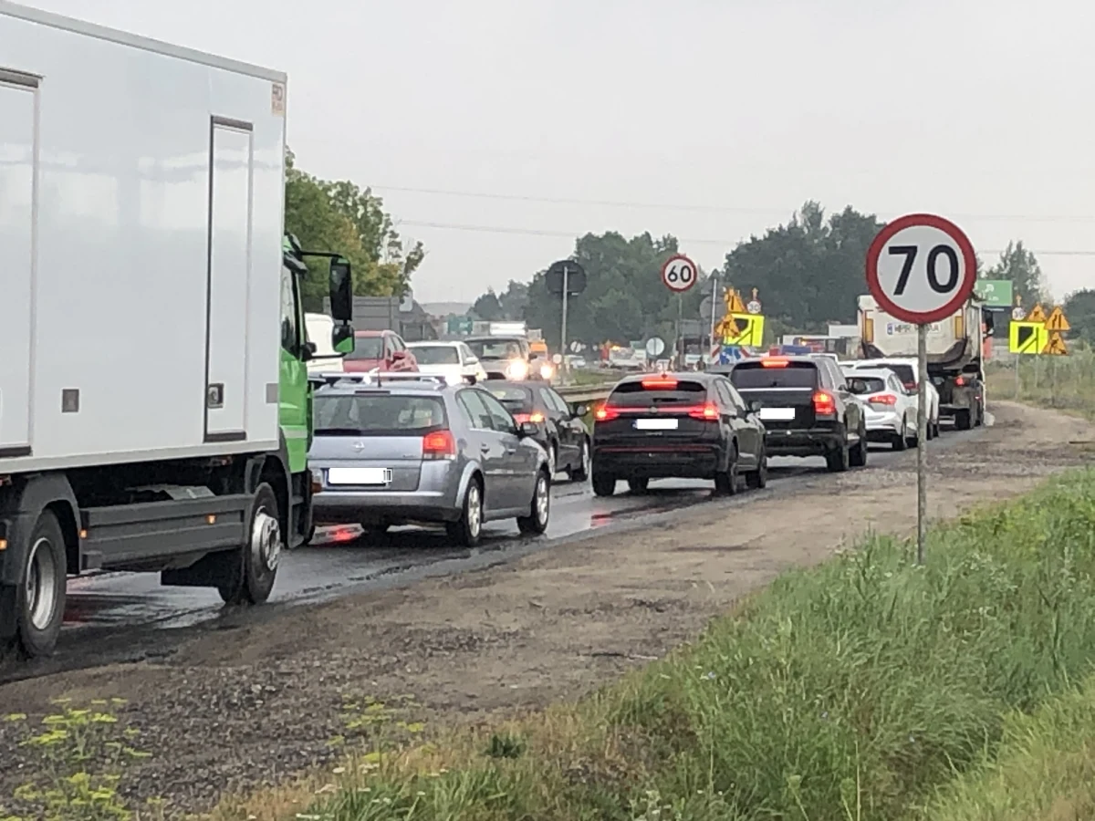 Dłużej niż zwykle trwa dojazd do Warszawy dla kierowców okolic mazowieckiego Pruszkowa. Powód? Remont alej Jerozolimskich, czyli jednej z głównych tras wjazdowych do stolicy. Utrudnienia mają potrwać do listopada - dowiedział się reporter RMF FM Michał Dobrołowicz. 