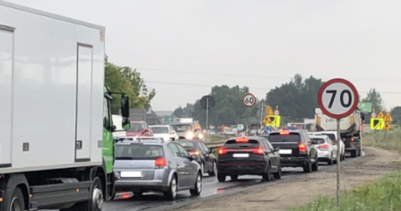 Dłużej niż zwykle trwa dojazd do Warszawy dla kierowców okolic mazowieckiego Pruszkowa. Powód? Remont alej Jerozolimskich, czyli jednej z głównych tras wjazdowych do stolicy. Utrudnienia mają potrwać do listopada - dowiedział się reporter RMF FM Michał Dobrołowicz. 