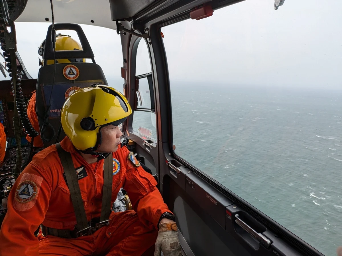 Filipiński tankowiec przewożący 1,4 mln litrów oleju opałowego zatonął u wybrzeży Manili. W przypadku przedostania się całego ładunku do morza, będzie to największa katastrofa ekologiczna w historii Filipin. Trwają poszukiwania jednego z członków załogi tankowca.