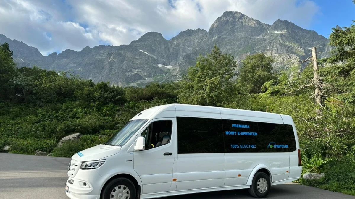 Tatrzański Park Narodowy testuje kolejny pojazd elektryczny na drodze do Morskiego Oka. Ma on odciążyć konie wożące turystów na tej trasie i transportować między innymi osoby niepełnosprawne - dowiedział się reporter RMF FM Maciej Pałahicki. 