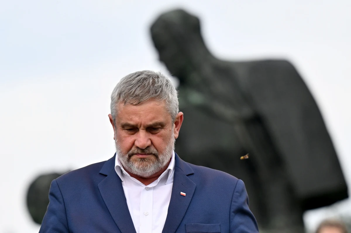 Jan Krzysztof Ardanowski, były poseł PiS, dołączył do koła Kukiz'15 - wynika z informacji na stronie Sejmu. Poseł po 23 latach zrezygnował  z członkostwa w PiS, a także z zasiadania w klubie parlamentarnym tego ugrupowania.