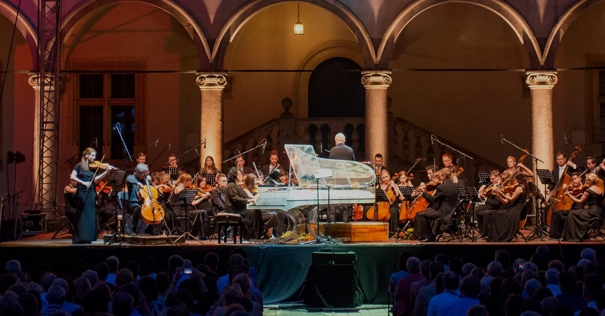 Piękna muzyka w niezwykłej scenerii. Już za kilka dni rozpocznie się 17. edycja Festiwalu "Wawel o zmierzchu", w programie którego zaplanowano sześć koncertów oraz występy młodych pianistów.