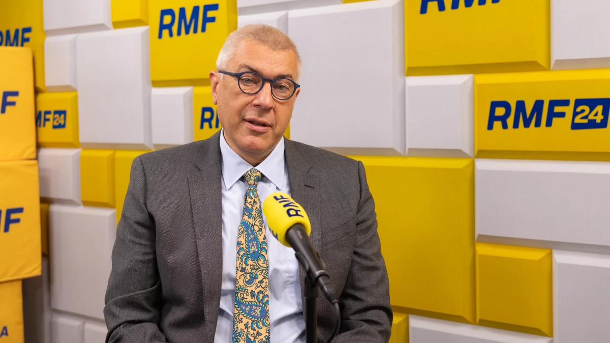 "Tomasz Mraz zabezpieczył swoje zeznania nagraniami, które są już zweryfikowane przez ABW. Nie były montowane" - w ten sposób w Porannej rozmowie w RMF FM Roman Giertych skontrował słowa Marcina Romanowskiego, który twierdził, że nagrania Mraza zeznającego ws. Funduszu Sprawiedliwości były zmanipulowane.
