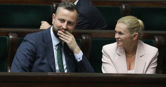 Ma powstać ustawowa lista bohaterów do poznania, lektur do przeczytania i wycieczek do odbycia. W Święto Wojska Polskiego, czyli 15 sierpnia, wicepremier, Minister Obrony Narodowej Władysław Kosiniak-Kamysz ma zaprezentować założenia ustawy o wychowaniu patriotycznym - ustalili dziennikarze RMF FM. Z projektem jest jednak jeden zasadniczy problem - nie został on skonsultowany z Ministerstwem Edukacji Narodowej.