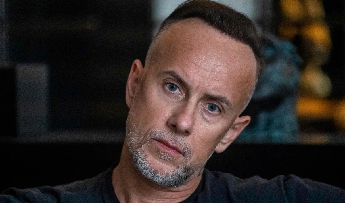 Prokuratura Regionalna w Gdańsku wycofała akt oskarżenia przeciwko Adamowi "Nergalowi" Darskiemu oraz dwóm innym osobom, którzy odpowiadali za znieważenie godła. "Pskarżeni korzystali z prawa do wolności wypowiedzi" - tłumaczy prokuratura.  