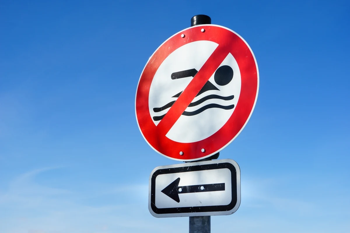 Sanepid zamknął jedno z kąpielisk nad Jeziorze Solińskim. Jak informuje reporter RMF FM Dominik Smaga, woda przekroczyła dopuszczalne stężenia bakterii E.coli.
