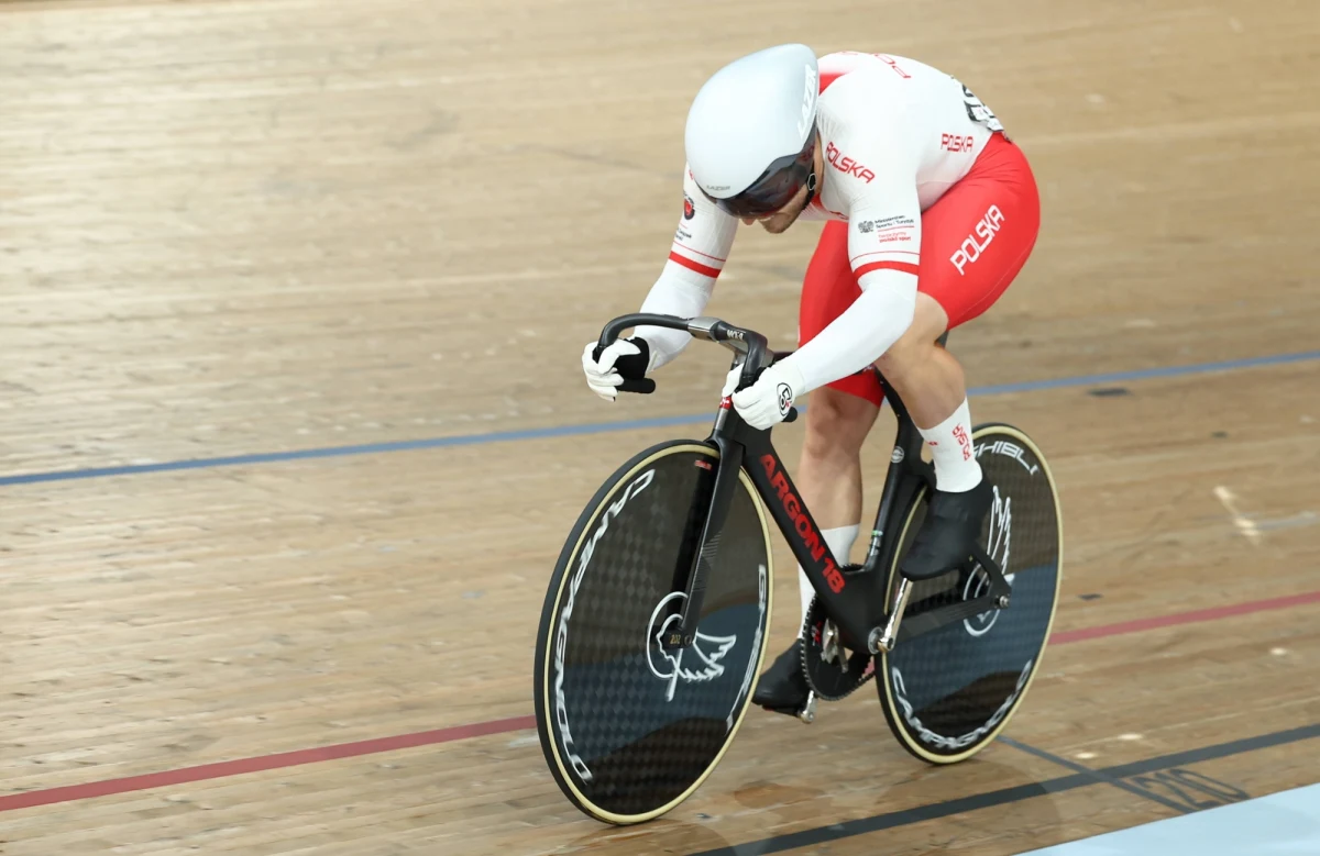 "Wszystkie dokumenty, których brakowało, są dostarczone" - zapewnił Igor Krymski, trener kolarza torowego Mateusza Rudyka, zawieszonego przez światową federację (UCI) z powodu wykrycia w jego organizmie insuliny, która jest środkiem zabronionym.