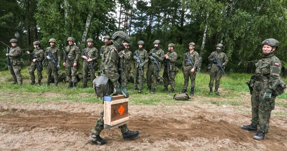 Z inicjatywy szefa InPostu wraca pomysł ulg podatkowych dla firm zatrudniających żołnierzy WOT, czyli Wojsk Obrony Terytorialnej. Jak ustalili dziennikarze RMF FM, rozmowy w tej sprawie zaczęli urzędnicy ministerstw finansów i obrony narodowej.
