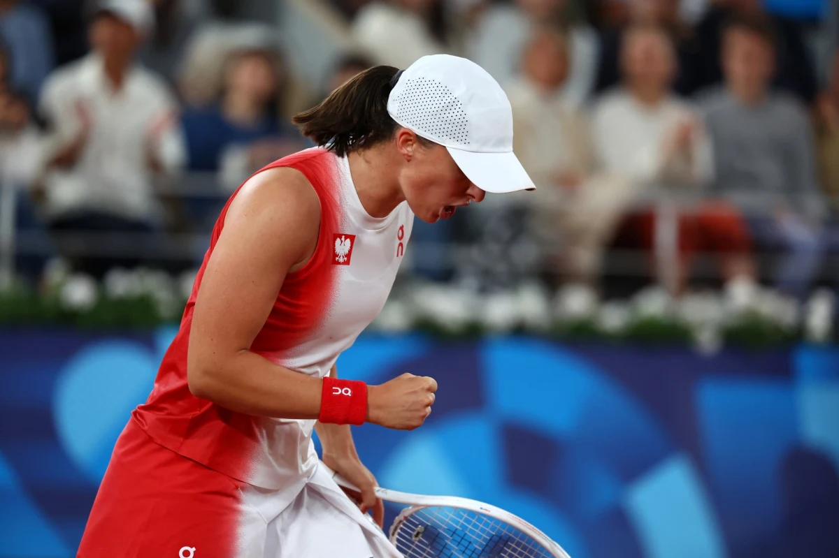 Iga Świątek awansowała do drugiej rundy tenisowego turnieju olimpijskiego w Paryżu. Liderka rankingu tenisistek wygrała z Rumunką Iriną-Camelią Begu 2:0 (6:2, 7:5).