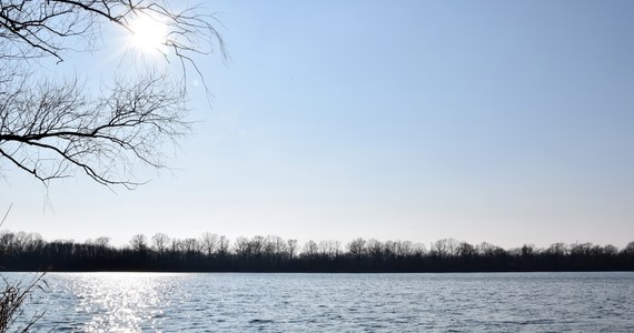 Na kąpielisku miejskim Stawek w Gryficach oraz w Jeziorze Szczucze w Golczewie został zniesiony zakaz wchodzenia do wody. Nadal nie można się kąpać na dwóch kąpieliskach na jeziorze Dąbie.