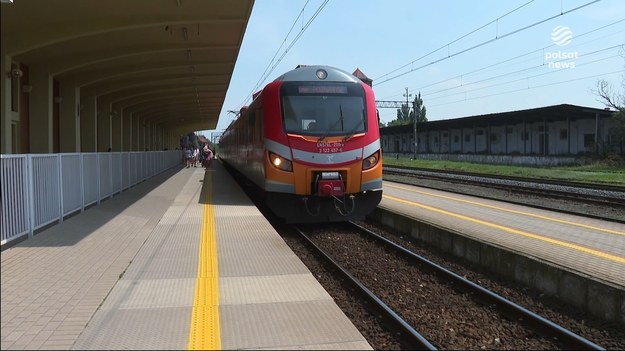 Stojący pociąg wykoleić się nie może, ale wiele składów w bezruchu, skutecznie paraliżuje ruch kolejowy. Złodziej nie umie wytłumaczyć, dlaczego ukradł urządzenie, które może zatrzymać kolej, więc rodzi to kolejne pytania. I dlatego, obok policji, sprawą zajęła się Agencja Bezpieczeństwa Wewnętrznego. Dla ''Wydarzeń'' Jacek Gasiński.