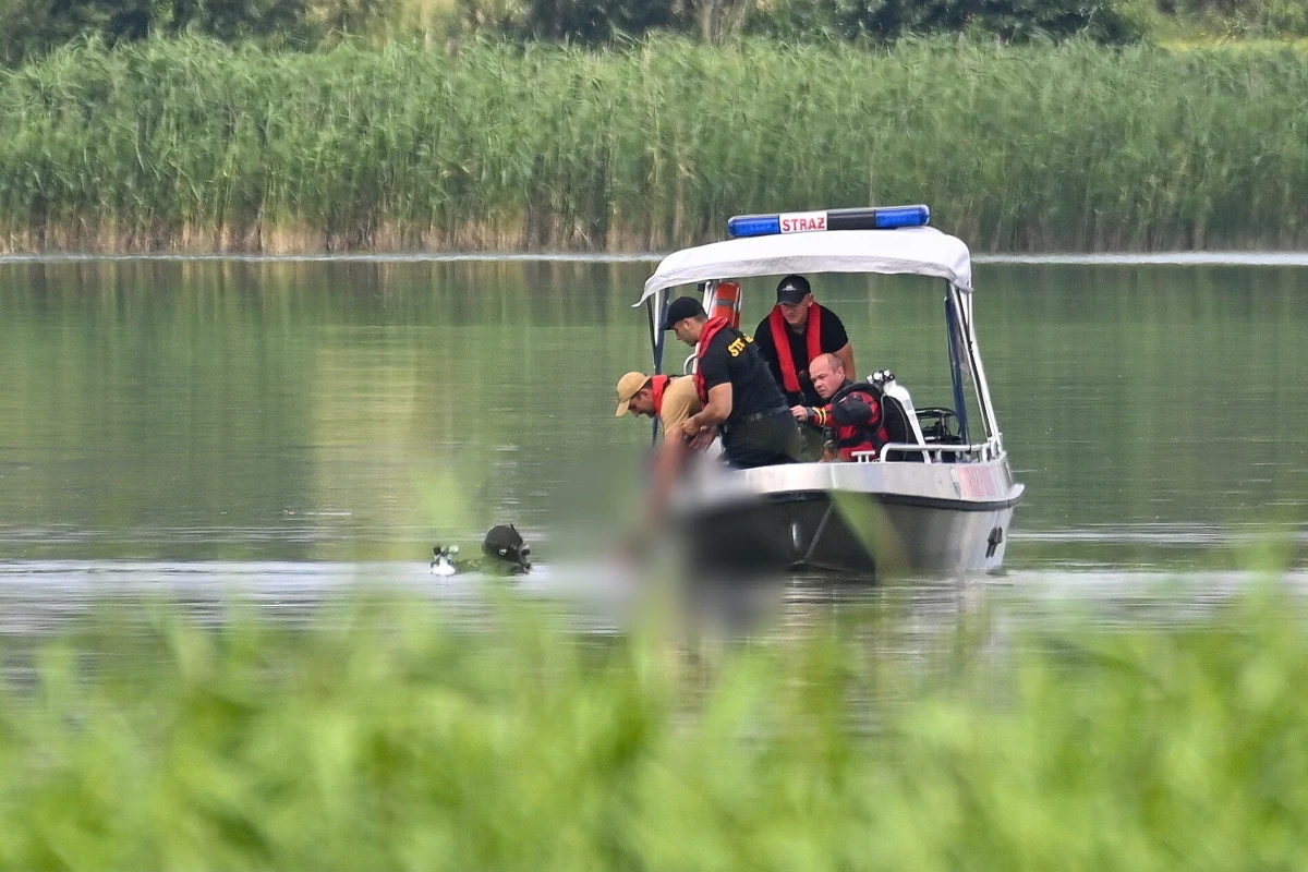 Na jeziorze Niegocin w woj. warmińsko-mazurskim przewróciła się żaglówka. Do wody wpadły dwie osoby - mężczyzna i kobieta. Niestety, życia 74-latka nie udało się uratować.