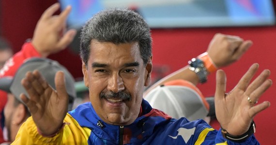 Obecny szef państwa Nicolas Maduro został w poniedziałek ogłoszony zwycięzcą niedzielnych wyborów prezydenckich w Wenezueli. Narodowa Rada Wyborcza (CNE) podała, że Maduro zdobył 51 proc. głosów, a kandydat opozycji Edmundo Gonzalez - 44 proc. Jednak zdaniem opozycji to Gonzalez zwyciężył uzyskując 70 proc. głosów.