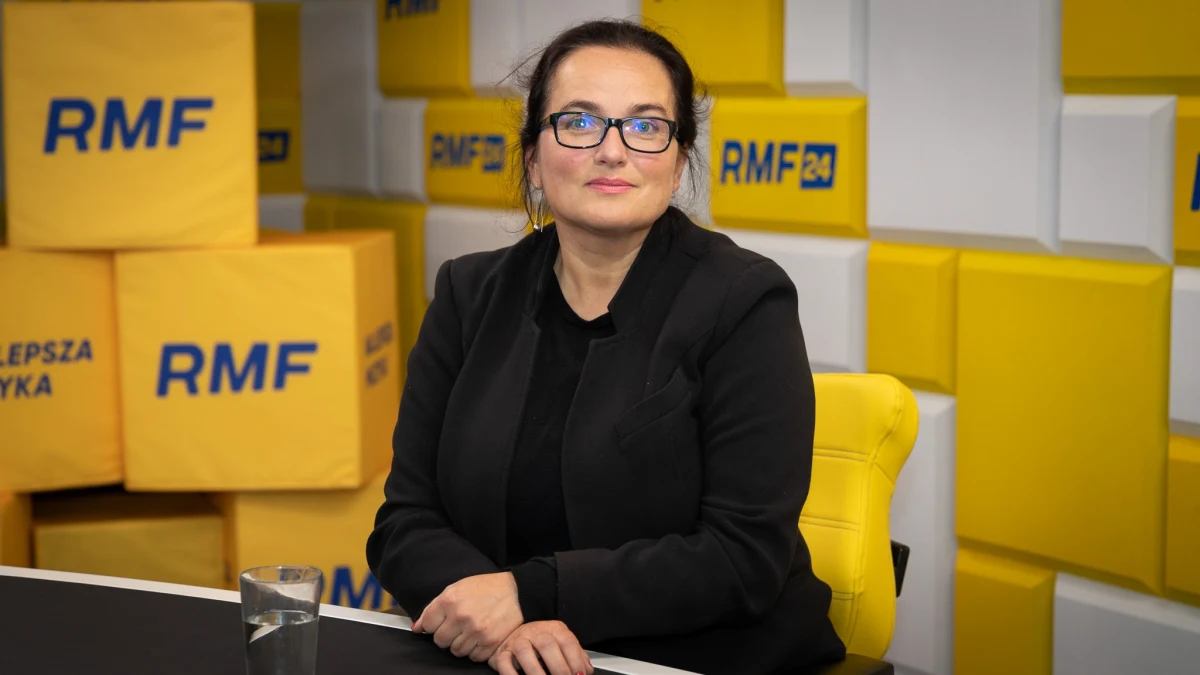 "Myślę, że Roman Giertych przez nasze skojarzenia, z tym kim był i kogo wprowadzał do polityki raczej gołąbkiem pokoju być nie może. Pan Giertych proponuje absurd. Proponuje, by kobiety oskarżały tych, którzy im pomogli"- tak w Porannej rozmowie w RMF FM o kompromisie aborcyjnym zaproponowanym przez Giertycha mówiła Anita Kucharska-Dziedzic. Posłanka Lewicy w rozmowie z Tomaszem Terlikowskim odniosła się też do kontrowersji związanych z uroczystością otwarcia igrzysk olimpijskich w Paryżu.  