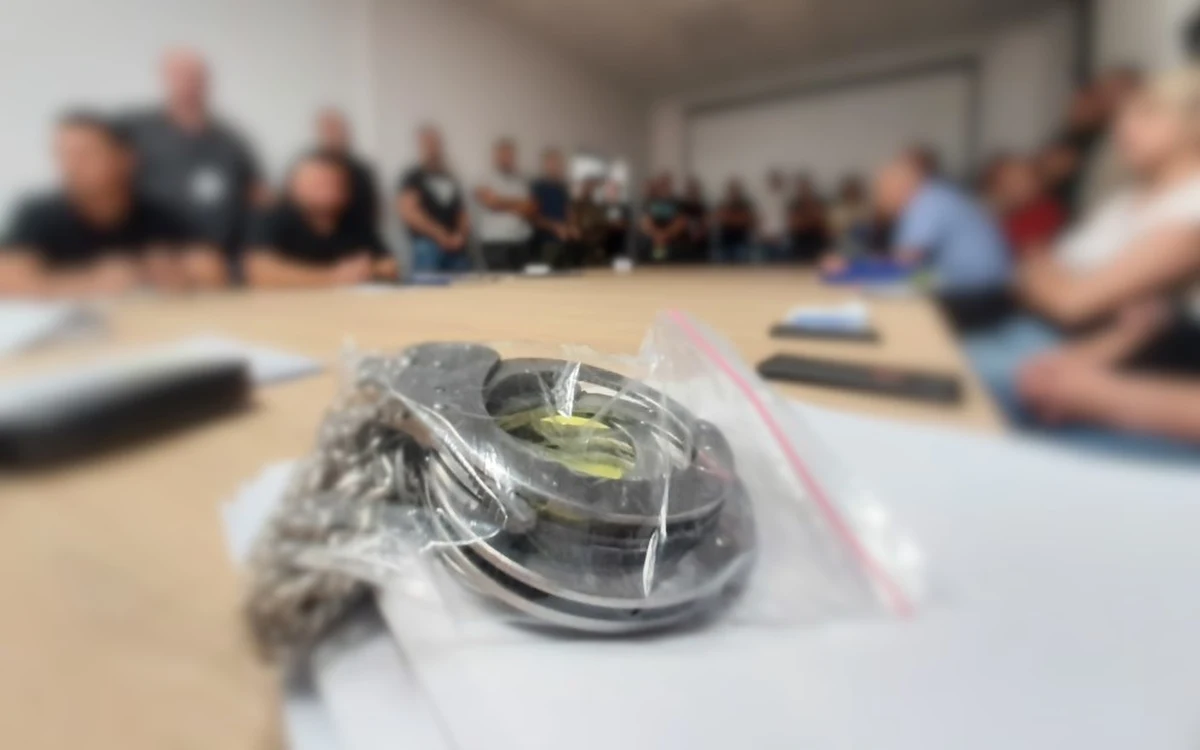 Funkcjonariusze zatrzymali 11 osób związanych z przestępczością narkotykową. Grupa zajmowała się obrotem środkami odurzającymi, których czarnorynkową wartość szacuje się na 4 mln 300 tys. zł. - poinformowała  w poniedziałek policja w Otwocku.