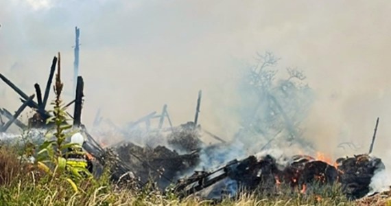 Straty w wysokości blisko 60 tys. zł - będące pokłosiem podpalenia stodoły w gminie Karsin w woj. pomorskim - spowodował 13-latek, którego policja zatrzymała w poniedziałek. 