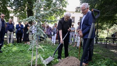 Oryginalny prezent dla ks. Adama Bonieckiego na 90. urodziny