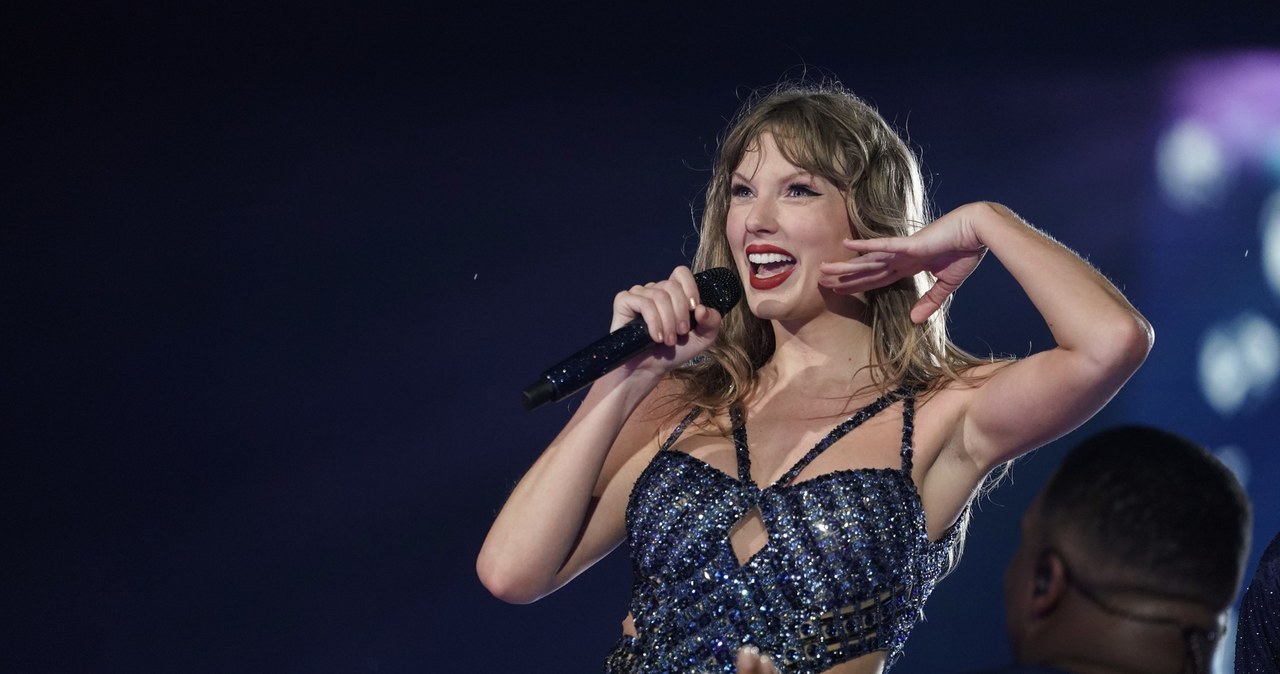 Koncerty Taylor Swift w Polsce odbędą się już za kilka dni. Amerykańska piosenkarka zaśpiewa w naszym kraju po raz pierwszy, a wielu fanów czeka na ten historyczny moment od kilku lat. W dotarciu na wydarzenia mogą przeszkodzić im jednak obchody wyjątkowej rocznicy. Występy gwiazdy cieszą się niespotykanym zainteresowaniem, co przyczynia się do wzrostu dochodów w przeróżnych branżach. Mówi się o tzw. Swiftonomics, czyli wpływach fanów artystki na gospodarkę. Co zauważyli badacze ekonomii?