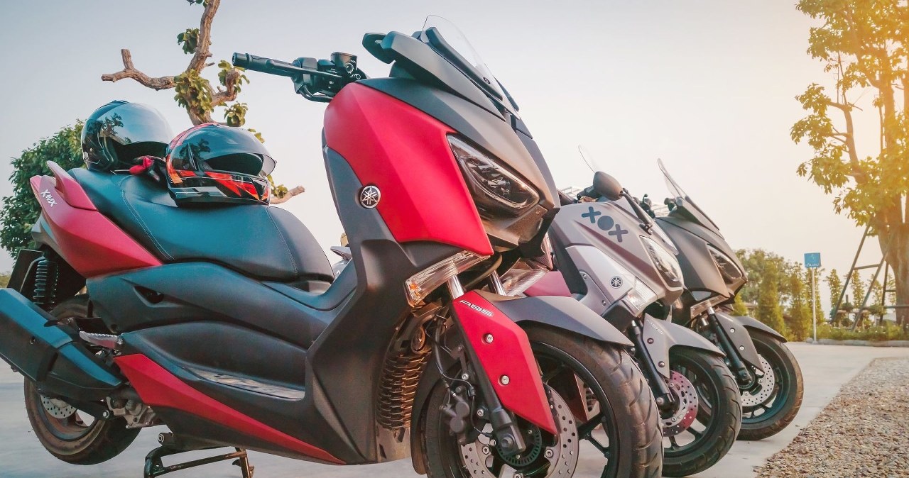 Wsiadasz na skuter bez kasku? Mandat to najmniejszy problem