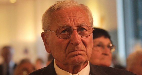 W nocy z niedzieli na poniedziałek w wieku 89 lat zmarł Józef Szmidt, mistrz olimpijski w trójskoku z 1960 i 1964 roku, były rekordzista świata (17.03), dwukrotny złoty medalista mistrzostw Europy - poinformował Polski Związek Lekkiej Atletyki.