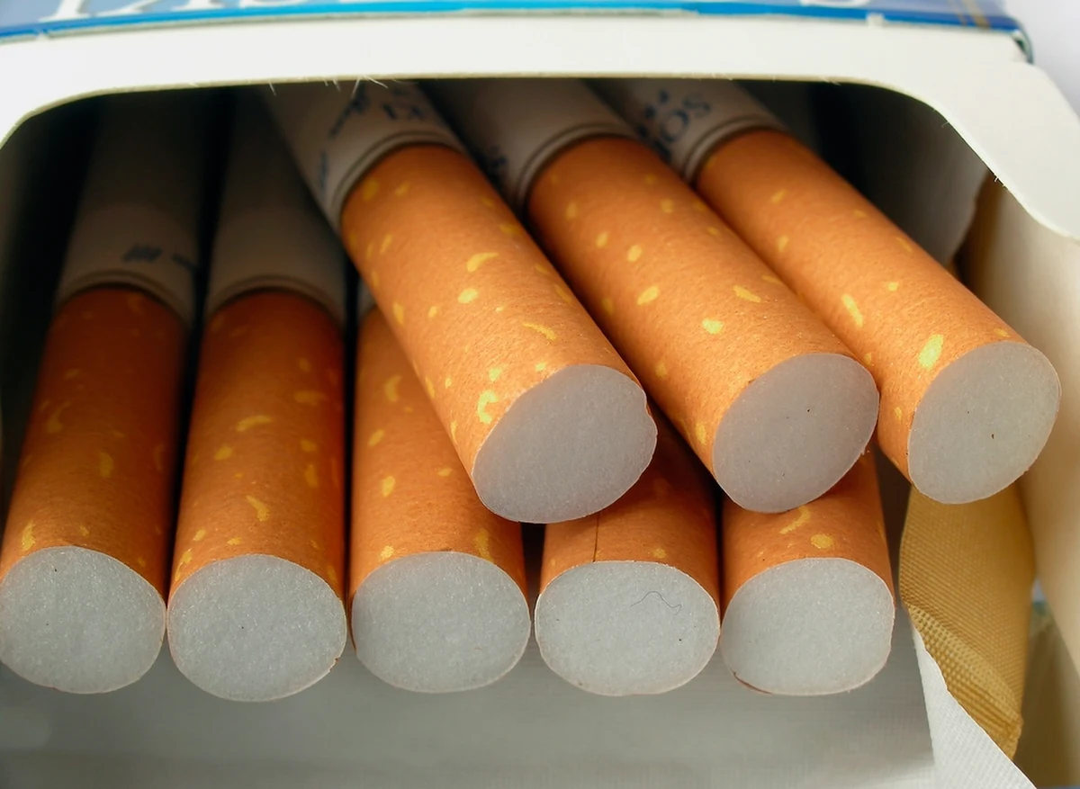 Akcyza na papierosy w 2025 r. wzrośnie o 25 proc. a w roku 2026 – o 20 procent - wynika z informacji opublikowanej w wykazie prac legislacyjnych i programowych rządu. Planowana jest akcyza na urządzenia do waporyzacji.