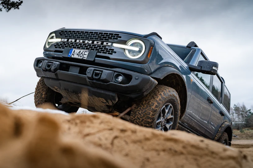 Nowy Ford Bronco będzie hybrydowym crossoverem. Tak, to nie żart