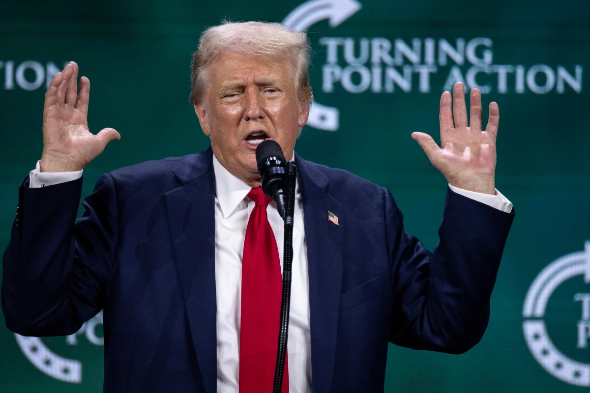 Donald Trump zgodził się zeznawać w ramach dochodzenia prowadzonego przez Federalne Biuro Śledcze (FBI) w sprawie zamachu na jego życie - podał w poniedziałek agent FBI. Z dotychczasowych ustaleń wynika m.in., że sprawca ataku czytał w internecie o zamachu na premiera Słowacji i masowych strzelaninach.