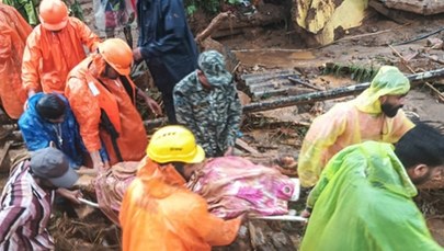 Osuwiska w Indiach. Media: Setki ludzi pod zwałami ziemi