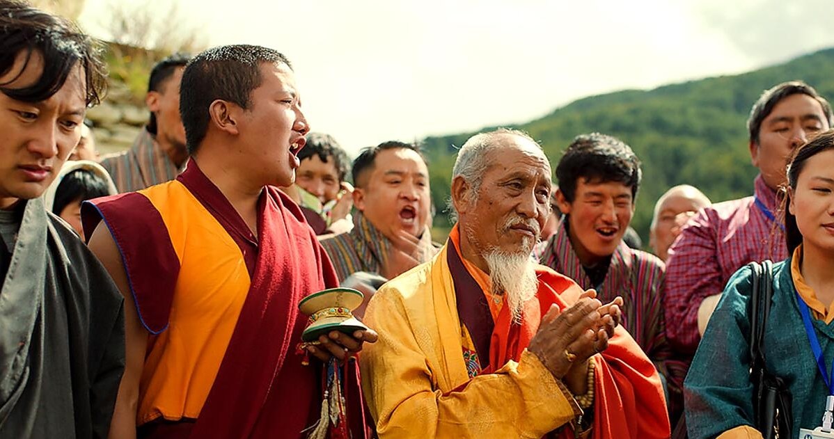 Pawo, Choyning, Dorji, wyjątkową, lekkością, potrafi, opowiadać, egzotycznym, zachodniego, widza, miejscu, Bhutan, nominacji, Os Niezwykły film. Choć rozgrywa się na końcu świata, opowiada również o nas