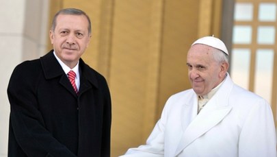 Oburzony Erdogan zadzwoni do papieża w sprawie igrzysk